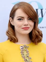 María José Llata, peluquera: "Los cabellos ondulados y rizados esconden  mejor las canas"