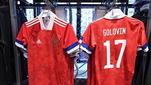 Das em 2021 tschechien heimtrikot ist überwiegend in rot und hat einen dunkelblauen. Adidas Verkauft Russland Trikots Mit Falscher Farb Reihenfolge