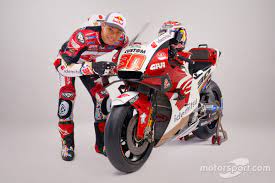 Here you can explore hq takaaki nakagami transparent illustrations, icons and clipart with filter setting like size, type, color etc. Motogp 2021 Lcr Honda Prasentiert Takaaki Nakagami