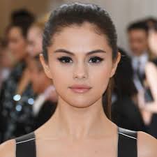 Her mother is of part italian ancestry, and her father is of mexican descent. Selena Gomez Is Taking Time Off To Deal With Depression