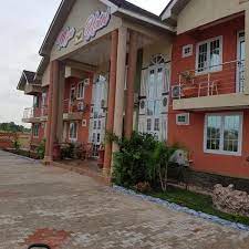Mum Hotel Mum Hotel Features An Outdoor Swimming Pool Garden A Fitness Centre And Bar In Tamale Hotel Bawaleshi Hotels Outdoor Swimming Pool Hotel Lodges