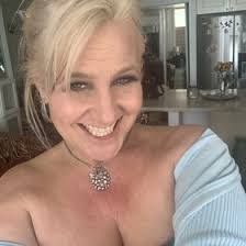 Tracy Weisberg's Instagram, Twitter & Facebook