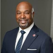 Julius Hollis's Instagram, Twitter & Facebook