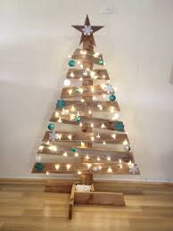 Christmas Tree Using Pallets Pallet Christmas Tree Christmas Decorations Diy Outdoor Palette Christmas Tree