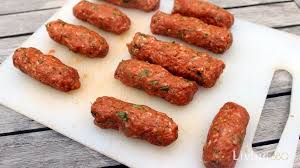 Cevapcici Rezept Vom Grill Mit Ajvar Livingbbq De Rezept In 2021 Cevapcici Selber Machen Rezepte Chevapcici Rezept
