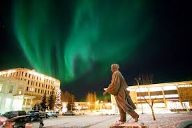 The Northern Lights Swirl Above The University Of Alaska Fairbanks Photos Best College Us News Fairbanks Alaska Visit Alaska Fairbanks