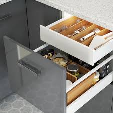 The Drawer Within A Drawer Feature In The Ikea Sektion Kitchen Helps To Make Sure There S Plenty Of Mit Bildern Unterschrank Kuche Ikea Kuchen Zubehor Ikea Kuche