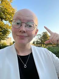 Elin Goodwin's Instagram, Twitter & Facebook