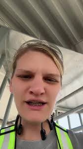 Jill Larzazs's Instagram, Twitter & Facebook