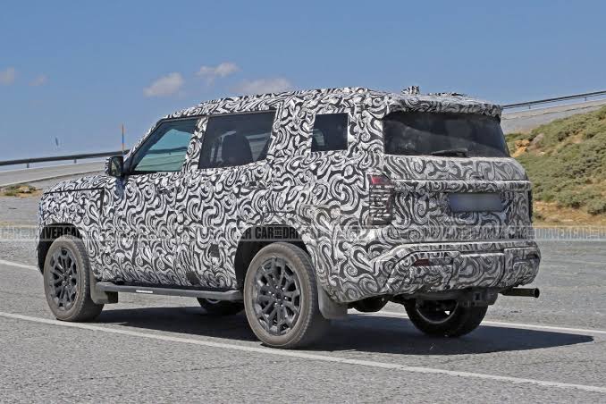 Classic Mitsubishi Montero and Pajero off-road SUV inspiration