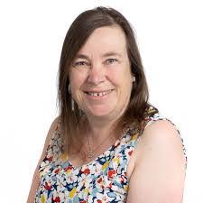 Kim Gray's Instagram, Twitter & Facebook