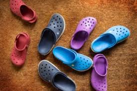Long walk to freedom briefly.co.za reported that mzansi suspected the finance minister had a sentimental attachment to the aged looking boots after he rocked up to political events in them. Crockett Jones Asks Mboweni To Improve His Battered Farm Shoe Footwear The Citizen