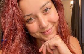 Lotte vanwezemael, de seksuologe die recent hoge ogen gooide in 'de slimste mens ter wereld', wordt expert in het nieuwe seizoen van 'blind getrouwd'. Lotte Vanwezemael Makes Followers Jealous With Bikini Photo On Holiday You Are So Beautiful Archyworldys