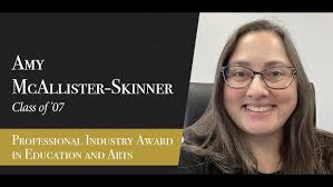 Vicki Elliot '93- 2023 Alumni Volunteer of the Year