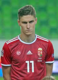 Roland sallai fifa 20 career mode рейтинги игрока. Akar Rokonok Is Lehetnek Nem Hiszi El Milyen Szal Fuzi Ossze A Magyar Valogatott Ket Labdarugojat Blikk