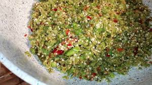 Peperoncini sott'olio, ricetta tipica calabrese, per conservarli bene a lungo, senza rischio di muffe, per un dare un tocco di piccante ai nostri piatti. Peperoncino Tritato Sottolio Extravergine Di Oliva Da Micheleexpert Youtube