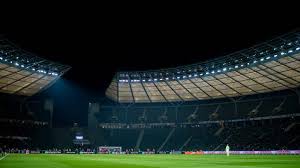Für die stadt berlin als besitzer des olympiastadions hätte ein auszug von hertha bsc fatale folgen. Viele Leere Platze Im Olympiastadion So Will Hertha Bsc Neue Zuschauer Gewinnen Sport Tagesspiegel
