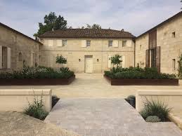 Epingle Par Aquiter Pierres Distribution Sur Architecture Maison Style Architecture Amenagement Jardin