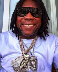 New Photos of Vybzkartel and Atarah Aanale O0 Auar C .