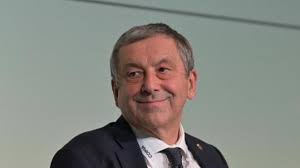 Compagnia di San Paolo, braccio di ferro sulla successione a Profumo. Crt  in pressing su Unicredit