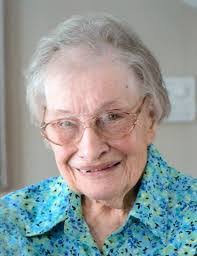 Estelle Stella's Instagram, Twitter & Facebook