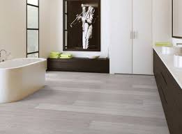 What color walls go with white tile floor. White Oak Floors Wall Colors