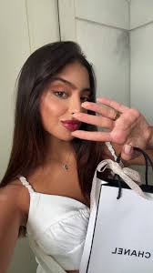 Difference Betweenchanel La Base Matifiante and Illuminatrice