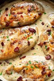 Place 1/2 cup cream, 3 tablespoons sugar, and 1/2 teaspoon vanilla extract in a small resealable bag. Heavy Cream And Bacon Make The Most Amazing Sauce For Chicken This Easy Recipe Is Perfect For Date Night Chicken Bacon Recipes Recipes Best Sauce For Chicken