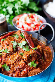 Healthier Slow Cooked Spicy Beef Curry Less Than 500 Calories With Rice 224 Cals Without Syn Free On Slow Cooker Beef Curry Slow Cooker Curry Curry Recipes