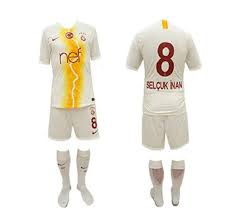 The most popular items of training and leisure kit are polo shirts, tracksuits, training jerseys, sweat tops and hoodies. Turkishfootballnews On Twitter Galatasaray Has Announced Its 3rd Football Shirt For 2018 19 Season