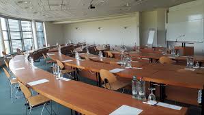 Dinsdag 2 februari 2021 — stad en eerstelijnszone leuven richten samen met experten uit de gezondheidszorg en de eventsector het leuvense vaccinatiecentrum in de brabanthal in. Brabanthal Home Facebook