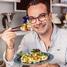 Le Roi De La Boulette Ou Pas Jadore Mixer Des Blancs De Poulet Ajouter Des Herbes Et Des Epices Ensuite Je Roule Blanc De Poulet Papa En Cuisine Boulette