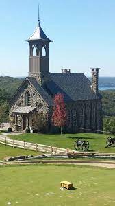 3 Story Wedding Chapel Overlooking Table Rock Lake And Golf Course At Top Of The Rock In Branson Arkansas Wedding Venues Golf Courses Missouri Wedding Venues