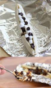 Papillotte De Banane Au Chocolat Au Four Varier Les Farces Chocolat Fruits Secs Beurre De Cacahuete Flocons D Nourriture Recette Dessert Recette Camping