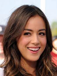 Chloe Bennet On The Set Of Extra Celebzz Chloe Bennet Chloe Benett Chloe Bennett