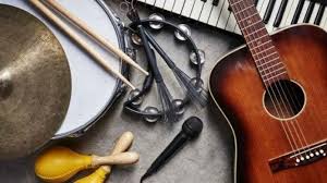 Kata ansambel berasal dari bahasa perancis yaitu esemble yang berarti rombongan musik. Pengertian Musik Kontemporer