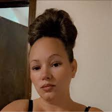 Looking for a job I'm a single mother I just moved here from okc I can work  from 7-3 or 8-3 no weekends!! If a must know my kiddos are in daycare