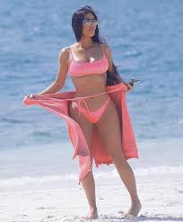 Pin By Jade Oleiwan On Kim K Kim Kardashian Bikini Kim Kardashian Kim Kardashian Outfits