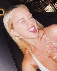 Marla Fay's Instagram, Twitter & Facebook