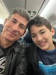 Hairdresser for razor-cut shaggy bob with fringe?