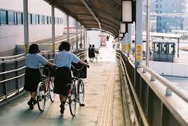 pin by mo on seifuku japan photography japan street emotional photography