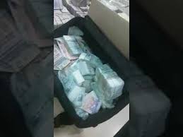 Bir Musluman Ukenin Basbakanina Ait Kasa Yine Tanidik Simalar Musluman Basbakan Kas