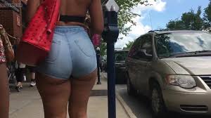 Big booty exposed in tiny shorts - Seductive public display of curves