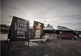 Photography session between usim students and the orphans. 37 Dapur Raya Rumah Pengasih Warga Prihatin Ide Terbaru