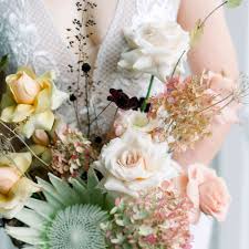 Hydrangeas are right up there with the most summery flowers, don't you think? 22 Gorgeous Hydrangea Wedding Bouquets