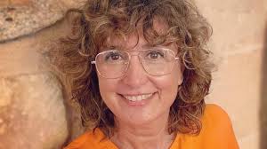 Francesca Mora: «Continuam amb mesures de reactivació econòmica per tal que  no hagin de tancar negocis»