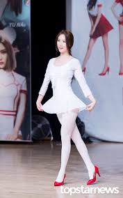 1기 멤버 는 원년멤버로 2011년 4월 데뷔한 은영, 예진, 서아, 유진, 혜란 이고, 2기 멤버는 2016년 2월 데뷔한 민영, 유정, 은지, 유나, 하윤 이다. Hdí¬í†  ë¸Œë ˆì´ë¸Œê±¸ìŠ¤ Brave Girls ë¯¼ì˜ í•œë§ˆë¦¬ì˜ ìš°ì•„í•œ ë°±ì¡° ë¸Œë ˆì´ë¸Œê±¸ìŠ¤ í†±ìŠ¤íƒ€ë‰´ìŠ¤ Topstarnews Net Brave Girl Kpop Girls Fashion