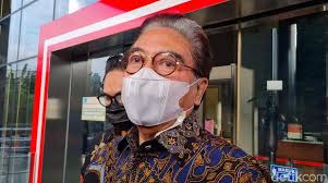 Ia pernah berdebat dengan hotman paris soal kasus angeline. Hb3e3anko91r1m