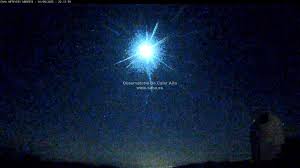 Bola de fuego sobrevolando el cielo de Huelva.