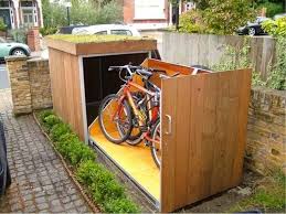 pin von michael harzer auf bycicles fahrradgarage fahrradschuppen aufbewahrung garten